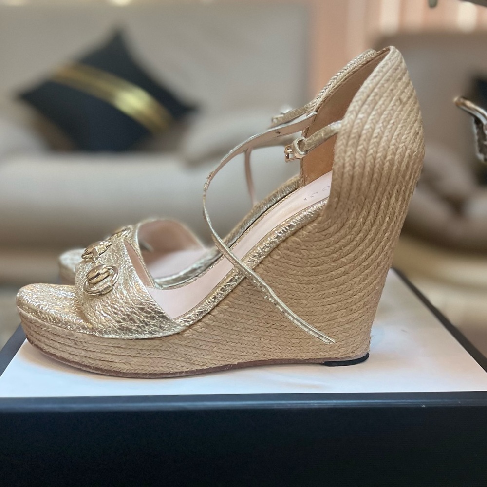 Authentic Gucci Horsebit Wedge Espadrille in Excellent condition. Size 40